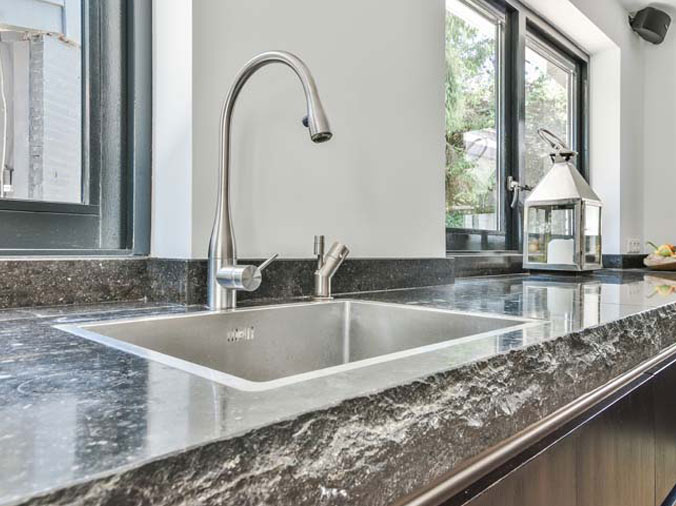 Gooseneck kitchen sink faucet